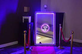 Pixelscue interactive mirror booth machine